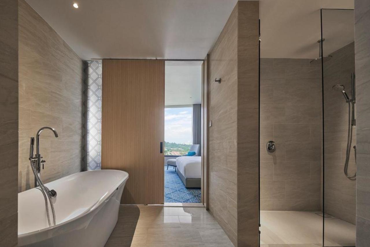 Amari Spice Penang Hotell Bayan Lepas Exteriör bild